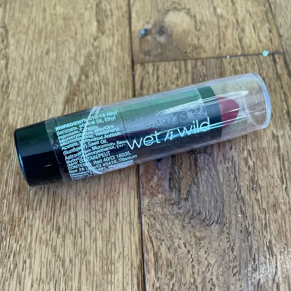 NWT WET N WILD CHERRY FROST RED LIPSTICK NEW